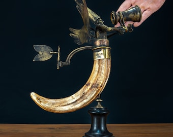 Sehr eleganter Nilpferdstoßzahn „Zahnfee“ – Bronzeskulptur - 894,96g