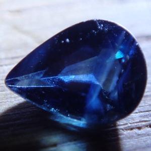 Dark Blue Faceted Sapphire from Sri Lanka, 0.715ct - 0.143g - 6.77 x 5.09 x 2.81mm