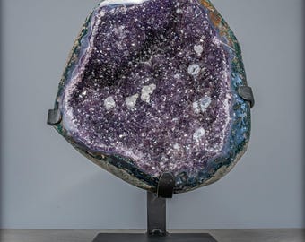 Cristales de amatista natural/drusos en soporte - 8750,73 g