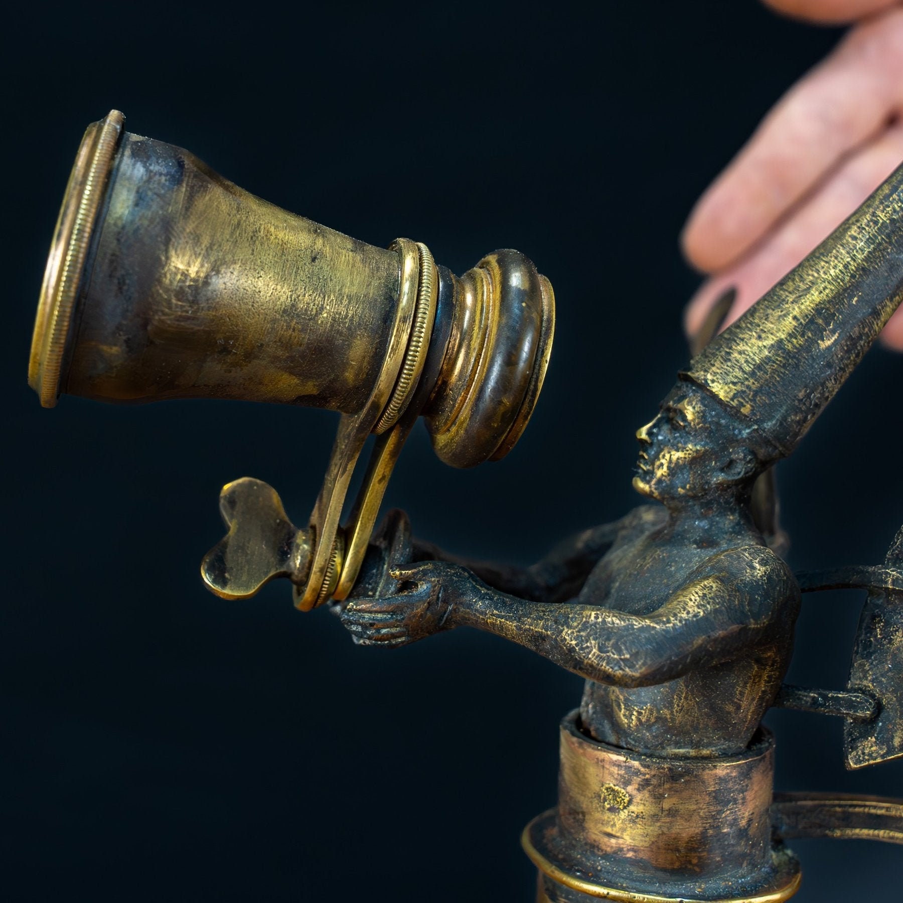 非常にエレガントなカバの牙「Tooth Fairy」 - ブロンズ彫刻 - 894.96g