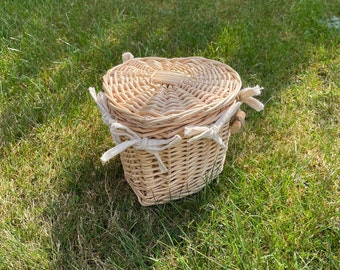 Small Willow Heart Ashes Urn, Eco Urn Casket for Cremation or burial made of Wicker urn, Eco friendly urn, Natural burial