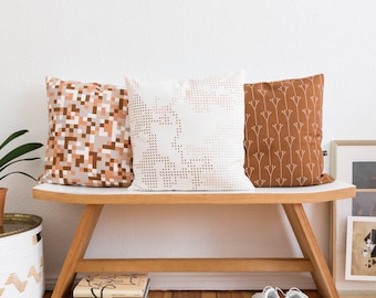 Cojines de sofá en juego de 3 beige, marrón, blanco de algodón orgánico, funda de cojín de casa de campo de 50 x 50 cm, funda de cojín hecha a mano en colores naturales