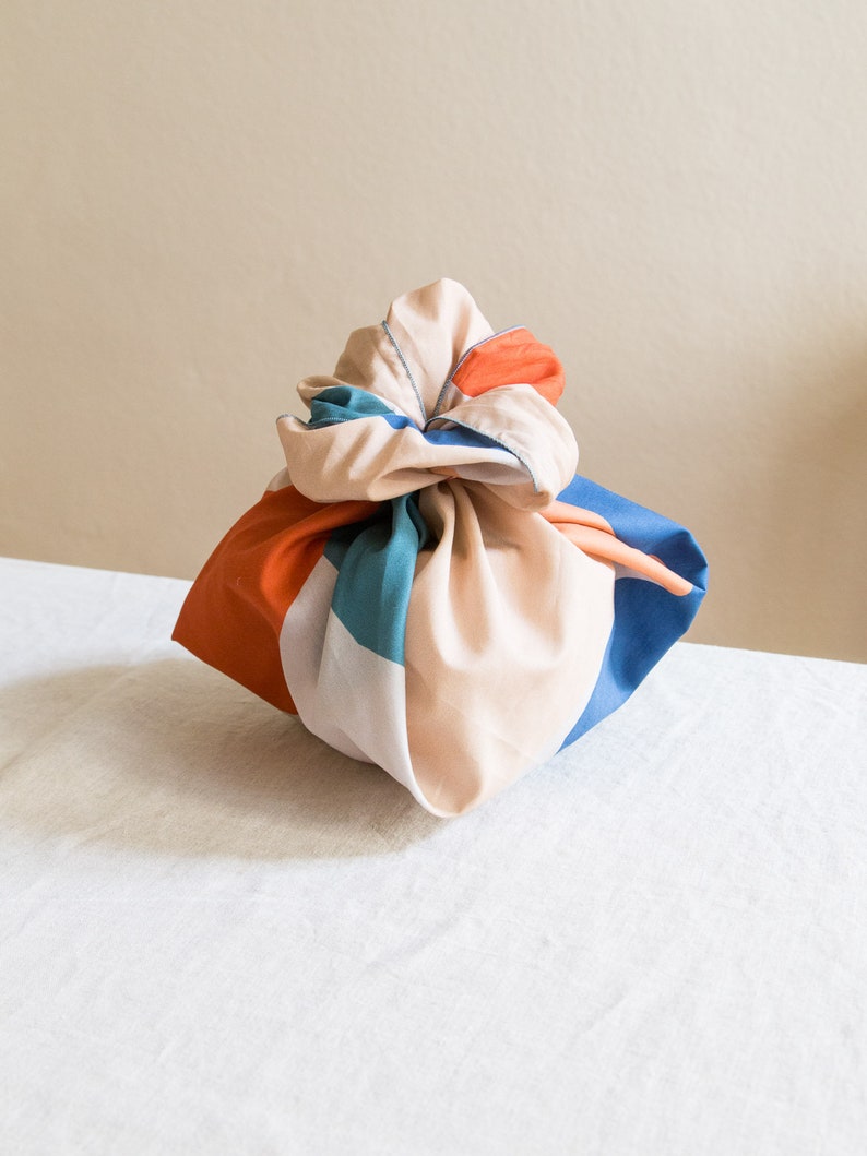 Ensemble Furoshiki beige bleu rouge, serviette cadeau en coton japonais, emballage cadeau en tissu durable, emballage cadeau de Noël image 4