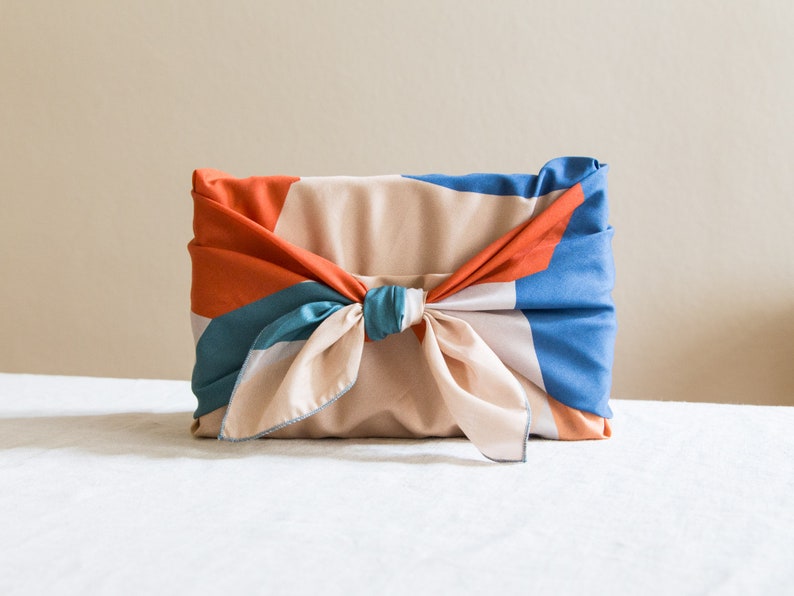 Ensemble Furoshiki beige bleu rouge, serviette cadeau en coton japonais, emballage cadeau en tissu durable, emballage cadeau de Noël image 3