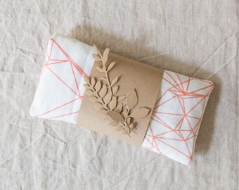Eye pillow for yoga meditation made of organic cotton with lavender, geometric, gift for yogis, relaxation for the eyes