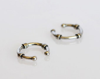 Sterling silver ear cuff no piercing. Fake piercing ear cuff earrings. Single cartilage cuff. Non pierced ear cuff