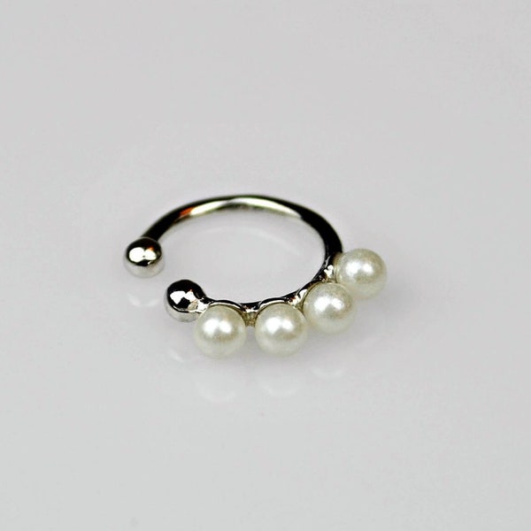 Pearl Ear Cuff No Piercing • Sterling Silver Conch Ear Cuff • Dainty Pearl Cartilage Cuff Earring • Fake Piercing Ear Wrap