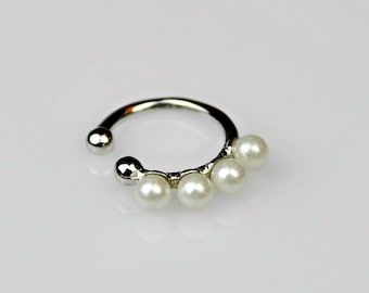 Pearl Ear Cuff No Piercing • Sterling Silver Conch Ear Cuff • Dainty Pearl Cartilage Cuff Earring • Fake Piercing Ear Wrap