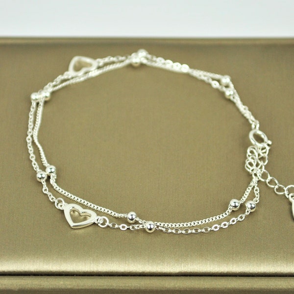Sterling silver layering heart charm bracelet. Dainty chain bracelet for women. Adjustable friendship bracelet. Love bracelet for girlfriend