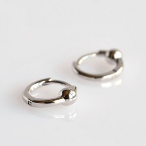 Tiny sterling silver cartilage hoop, Gold huggie hoop earrings, Huggie hoop earring set, Mini cartilage earring