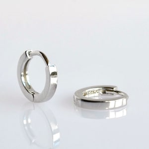 Small sterling silver huggie hoop earrings, Minimalist hoop earring set, Tiny cartilage hoop