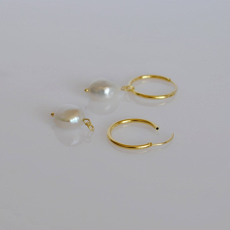 Earrings - Baroque Pearl Patterned Hoop Cream