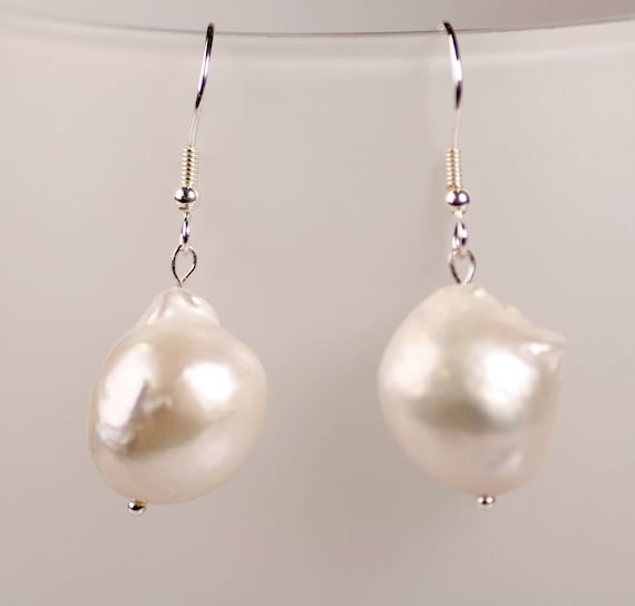Large baroque pearl earrings. White freshwater pearl drop earring. Dainty raw stone earrings. Minimalist bridal wedding earring. Mother gift