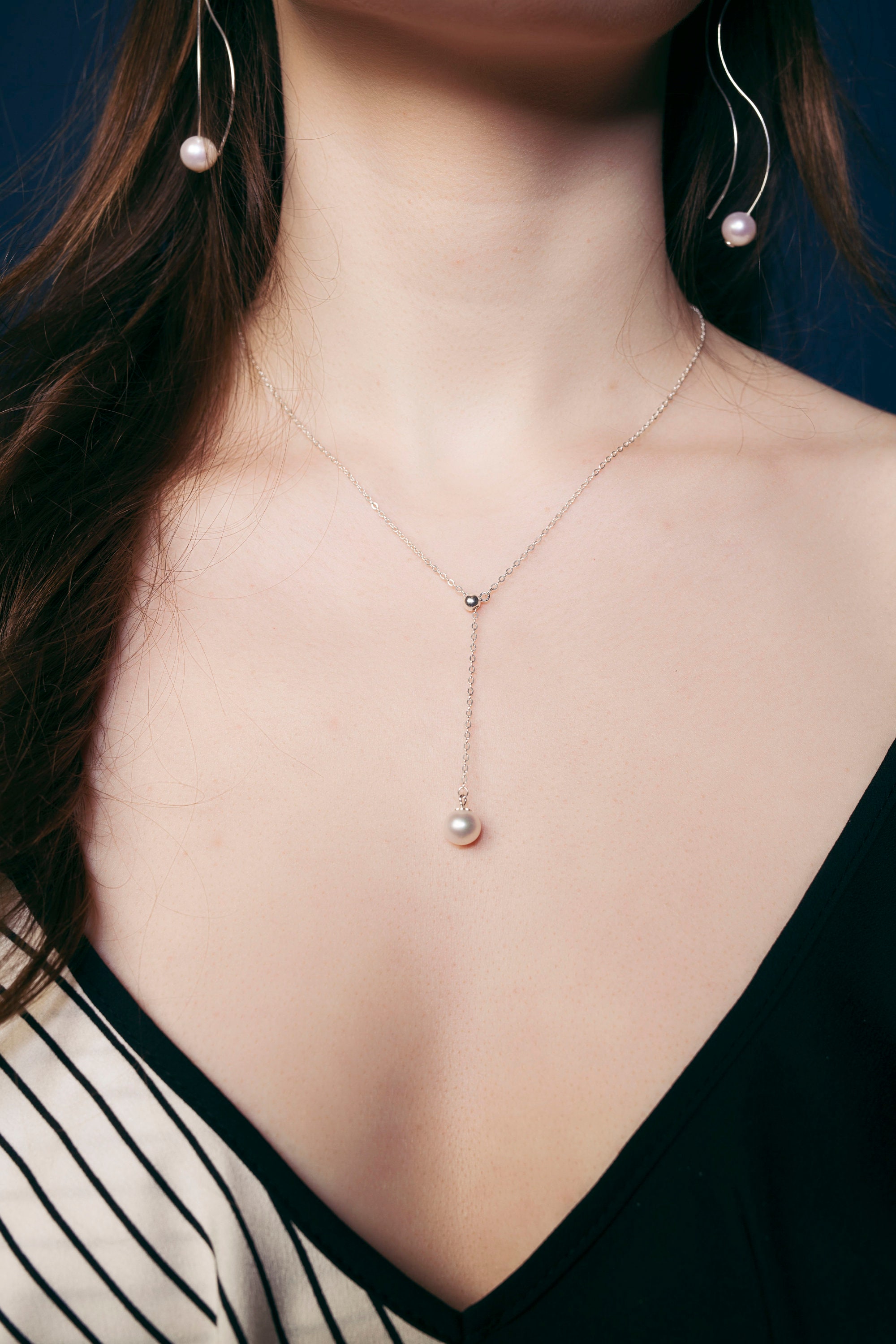 Freshwater pearl enamel relief leaf zircon necklace series