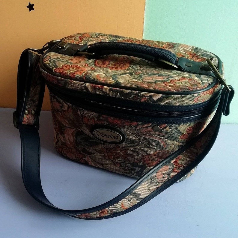 VINTAGE 1980s Floral Boho Tapestry Vanity Case Travel Luggage Bag