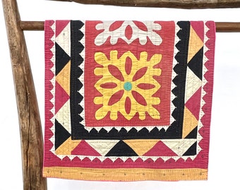 vintage sindhi ralli, sindhi ralli, ralli quilt, kantha quilt, kantha, indian quilt, patchwork quilt, table runner, table linen
