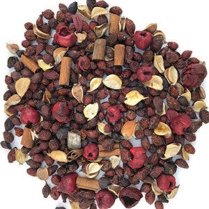 Apple and Rose Hips Potpourri, Apple & Cinnamon Scented, With a Small Refresher Scent Vial