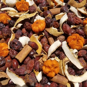 Orange peel and Rose Hips Potpourri, Orange Blossom and Cinnamon Scented, with refresher scent vial