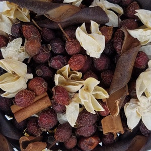 Rose hips Potpourri, Cinnamon & Vanilla Scented, with refresher scent vial