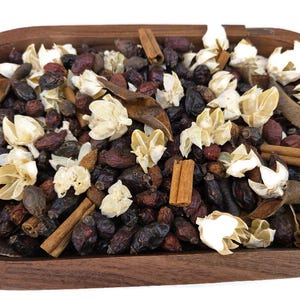 Rose hips Potpourri, Cinnamon & Vanilla Scented, with refresher scent vial