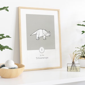 Triceratops Origami dinosaurio pared arte impresión / decoración contemporánea de la habitación del niño / arte moderno de la guardería neutral / nuevo regalo personalizado del bebé