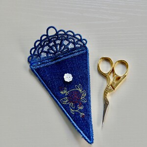 Embroidered Scissors Case Holder 12 x 8cm - with Lace Flap.  For your best embroidery scissors.  Handmade in UK.  Supports charity.