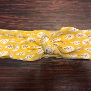Fascia con nodo a foglia gialla / fascia annodata / turbante per neonati / regalo per neonati / fascia per bambini piccoli / fascia per adulti
