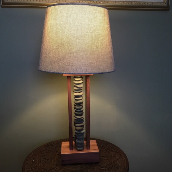 Stacked top stone lamp