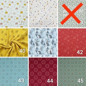 Puede incluir: Una colecci&oacute;n de 15 muestras de tela con varios patrones y colores. Las muestras est&aacute;n numeradas del 37 al 45. Las muestras incluyen patrones como nubes, estrellas, tri&aacute;ngulos y c&iacute;rculos.