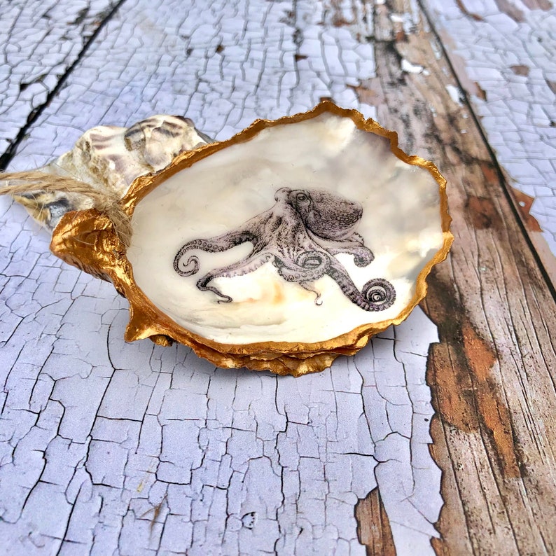 Handcrafted Seahorse/Turtle/Octopus Oyster Shell sealed with gloss varnish image 7