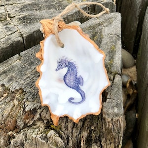 Handcrafted Seahorse/Turtle/Octopus Oyster Shell sealed with gloss varnish image 3