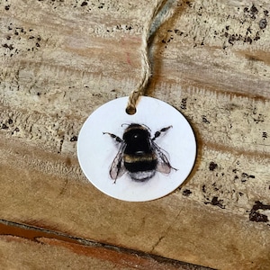 Etichetta regalo naturale "Save The Bees" (4 in una confezione). I profitti del 10% vanno alla British Bee Charity