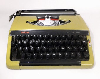 Vintage Brother Deluxe 220 Typewriter - khaki green - QWERTY