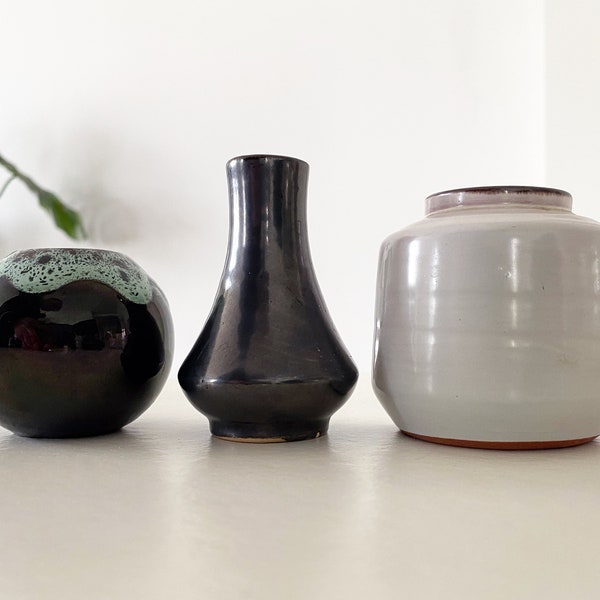 Composition of 3 ceramic vases / mini vases