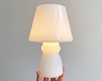 Weiße Vintage Glas Tischlampe, Pilzlampe