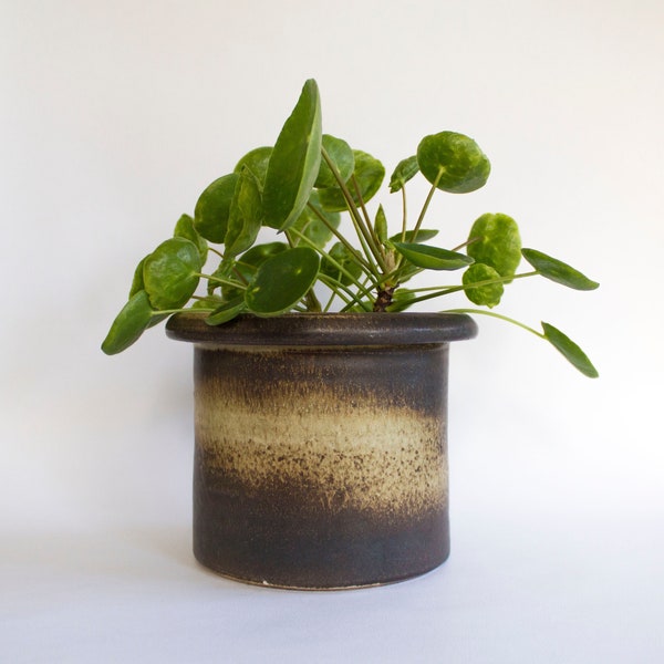 large Mid Century ceramic Planter with a curled edge, Brown / Bèige Vintage, Flower pot, Hippie interior