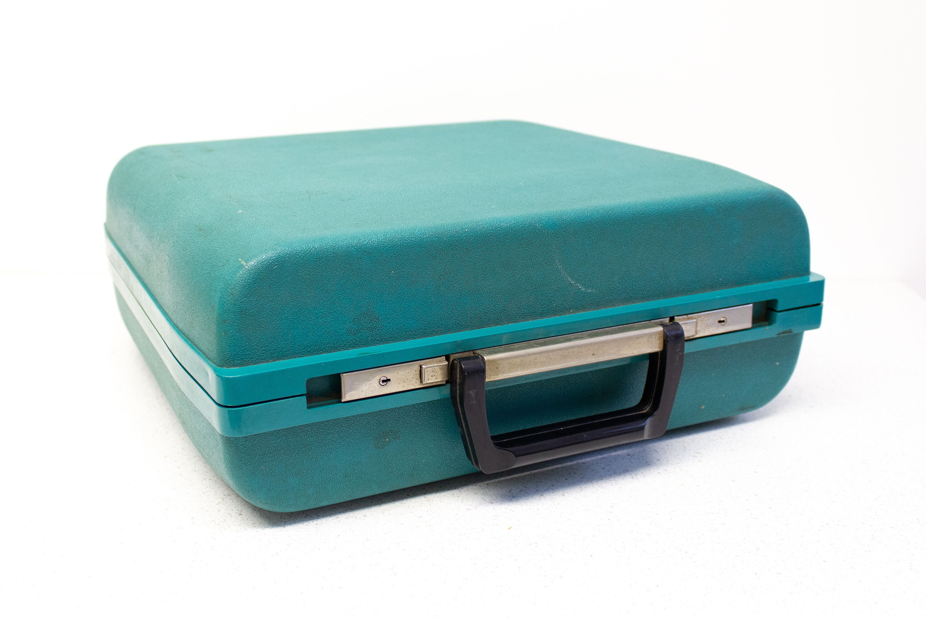 Olivetti Studio 45 タイプライター + ハードケース - ガソリン