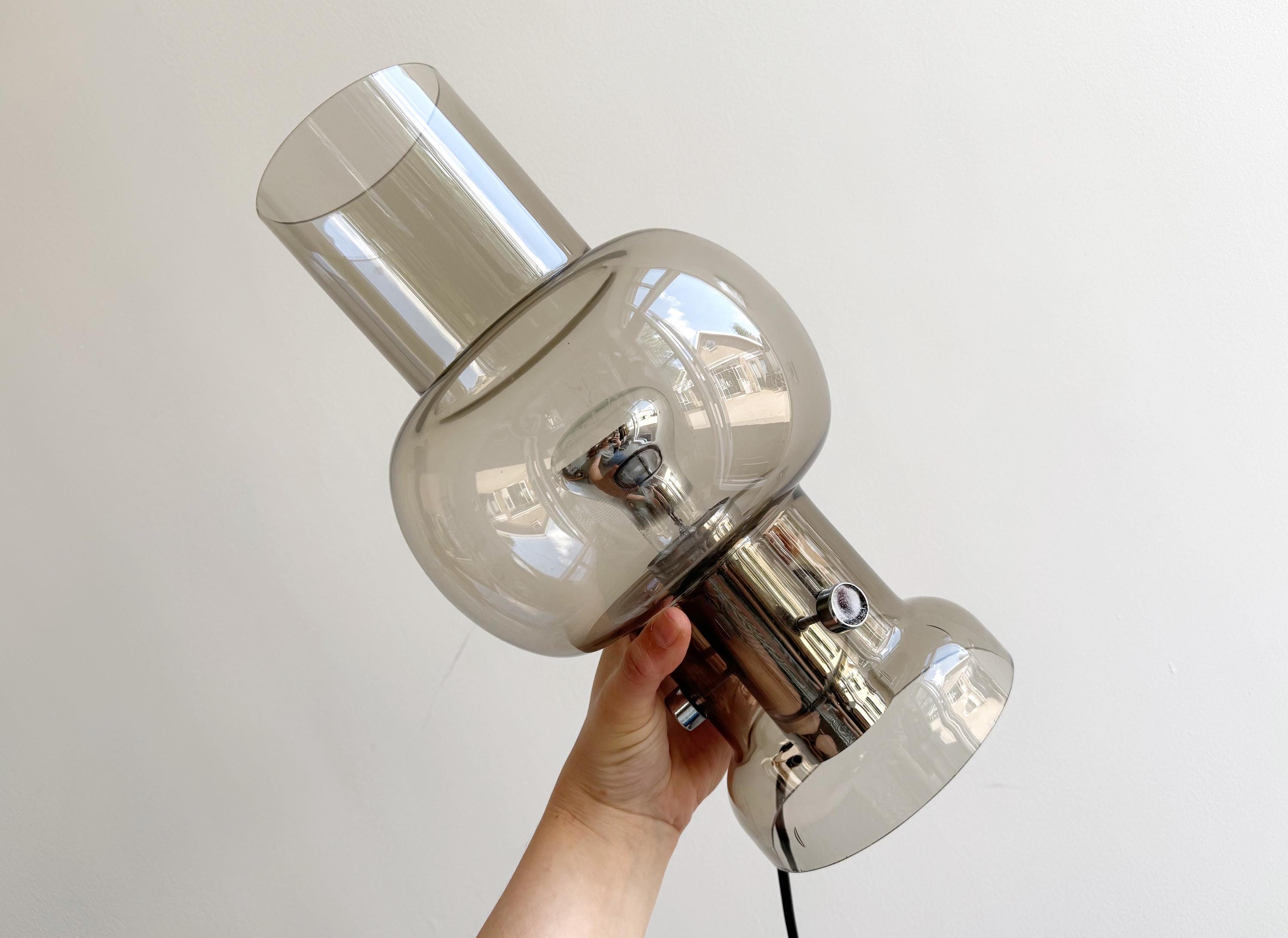 ミッドセンチュリーの大型スモークガラステーブルランプ - Nettelhof