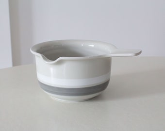 Vintage Arabia Finland Salla sauciere / gravy boat