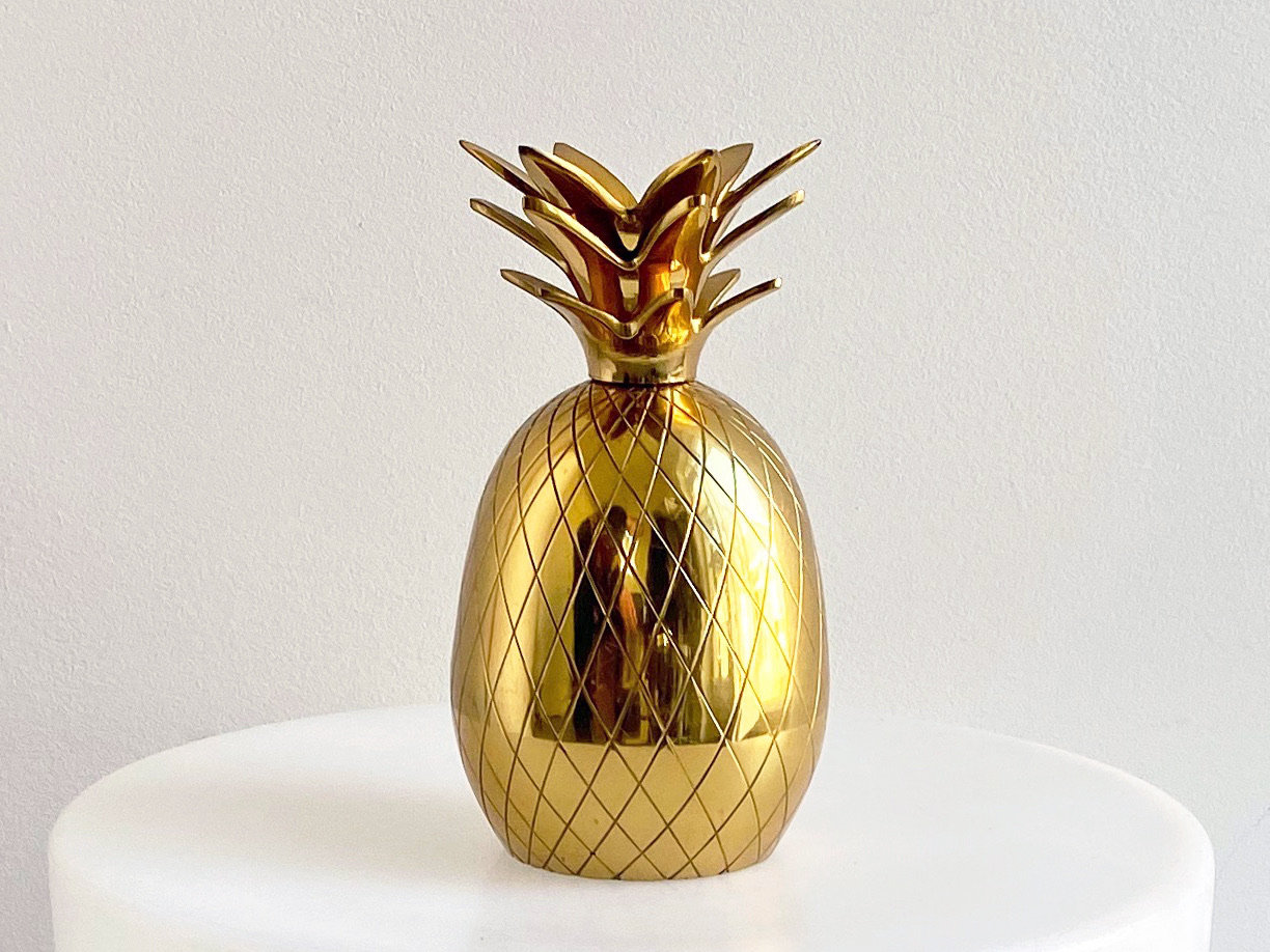Pineapple statue - Etsy 日本