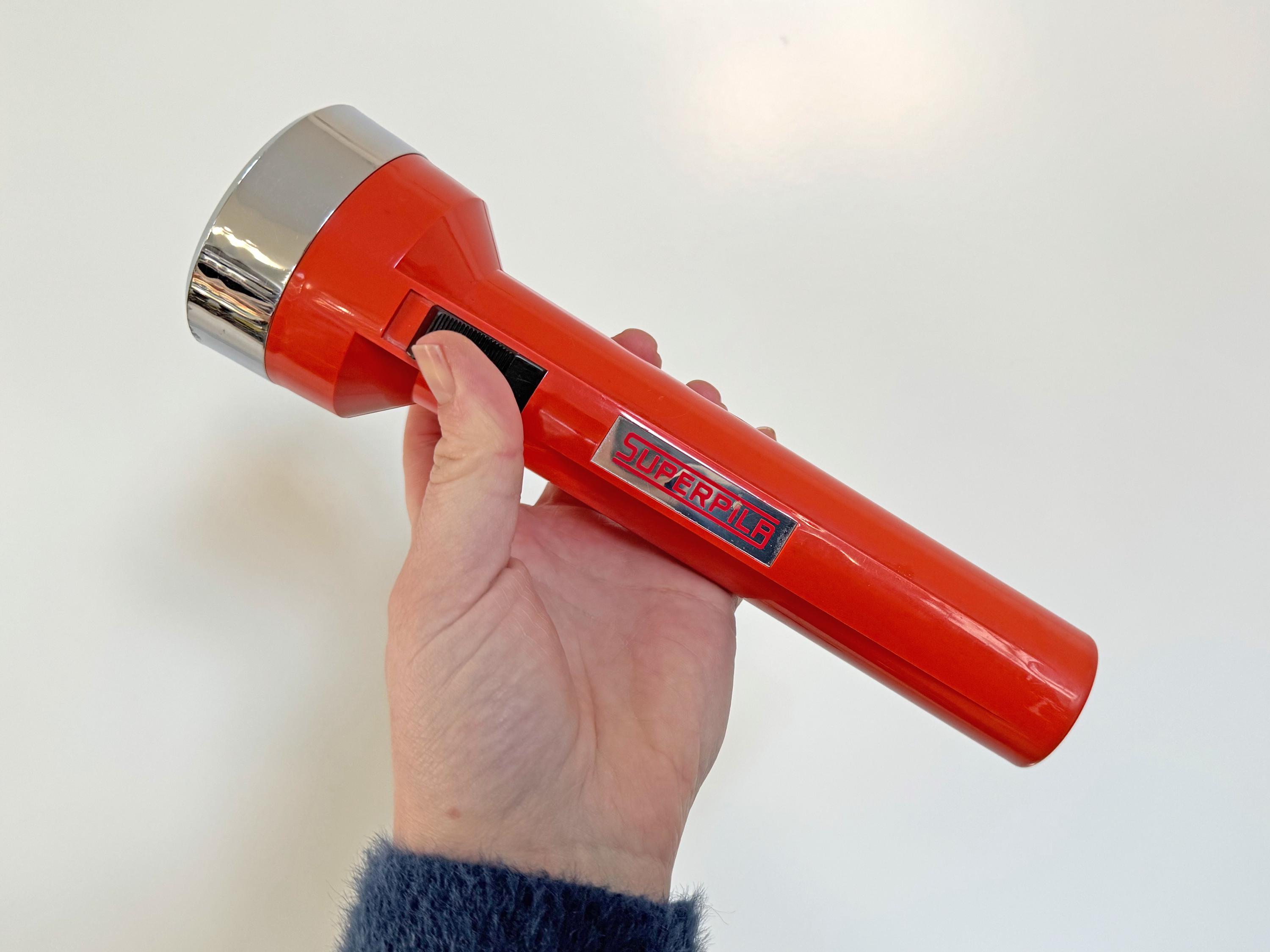 Lampe Torche Vintage SUPERPILA STUDIO – À Piles – Ancienne Batterie Torch