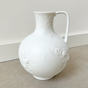 Vintage white bisque porcelain AK Kaiser 445 vase