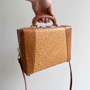Porte-documents vintage en cuir cognac et en osier tressé avec bandoulière - avec clé !