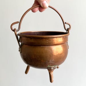 Small vintage copper planter / cache pot