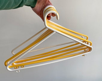 Set of 9 funky 80s cloth hangers - vintage plastic design