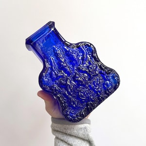 Vintage Scandinavian glass fish figurine / paperweight - Lars Hellsten for Skruf, Sweden