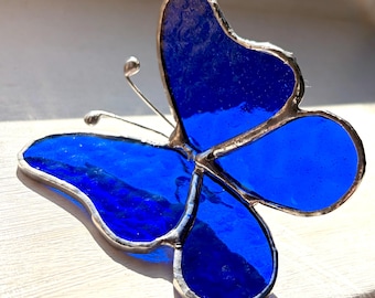 Stained Glass Butterfly Pot Hanger – Handmade Plant Pot Decoration – Colourful Glass Butterfly Ornament – Blue