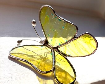 Stained Glass Butterfly Pot Hanger – Handmade Plant Pot Decoration – Colourful Glass Butterfly Ornament – Yellow