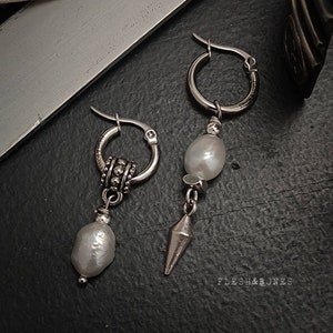 Pack PERLES ! 2 boucles d’oreilles mono + 1 sac