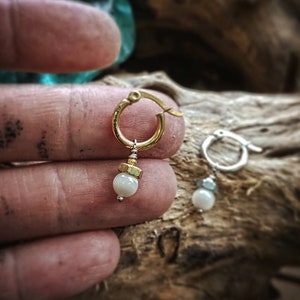 Boucle d'oreille mono unisexe pierre de lune perle, argent ou or imagen 4